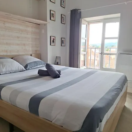 Appartement Cosy Idealement Place Centre Issoire-Superbe Vue Sancy Et Livradois-Forez-Wifi Иссуар