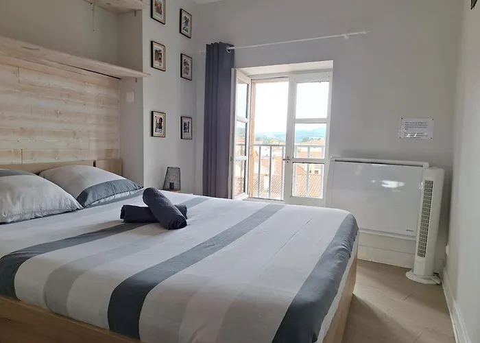 Appartement Cosy Idealement Place Centre Issoire-Superbe Vue Sancy Et Livradois-Forez-Wifi *